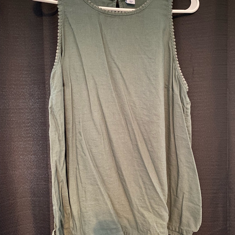 Old Navy Keyhole Back Tank Top